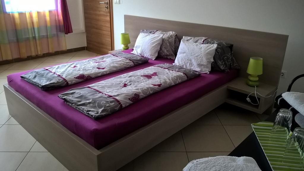 Kazinczy Apartment Kecskemet Phòng bức ảnh