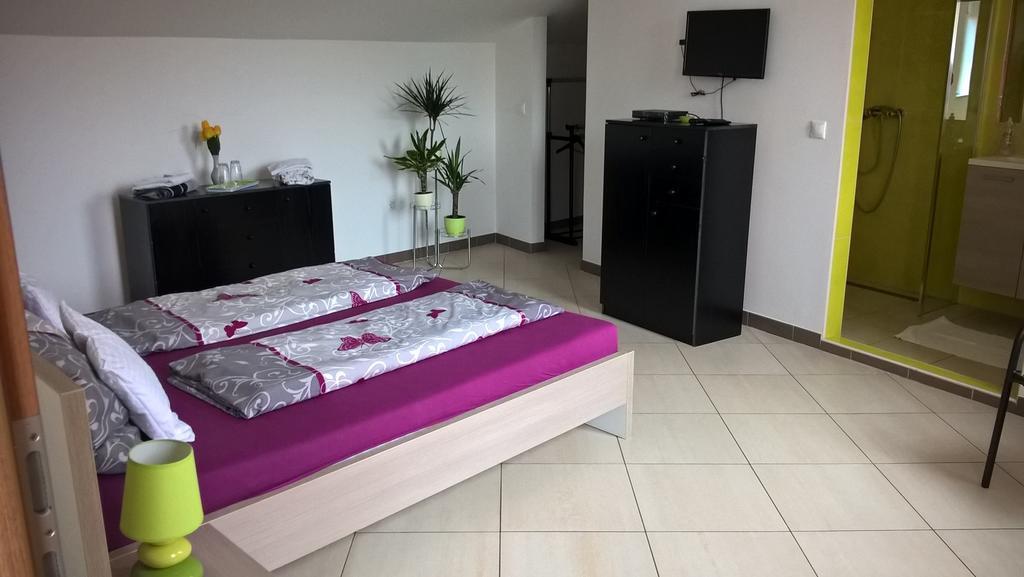 Kazinczy Apartment Kecskemet Phòng bức ảnh